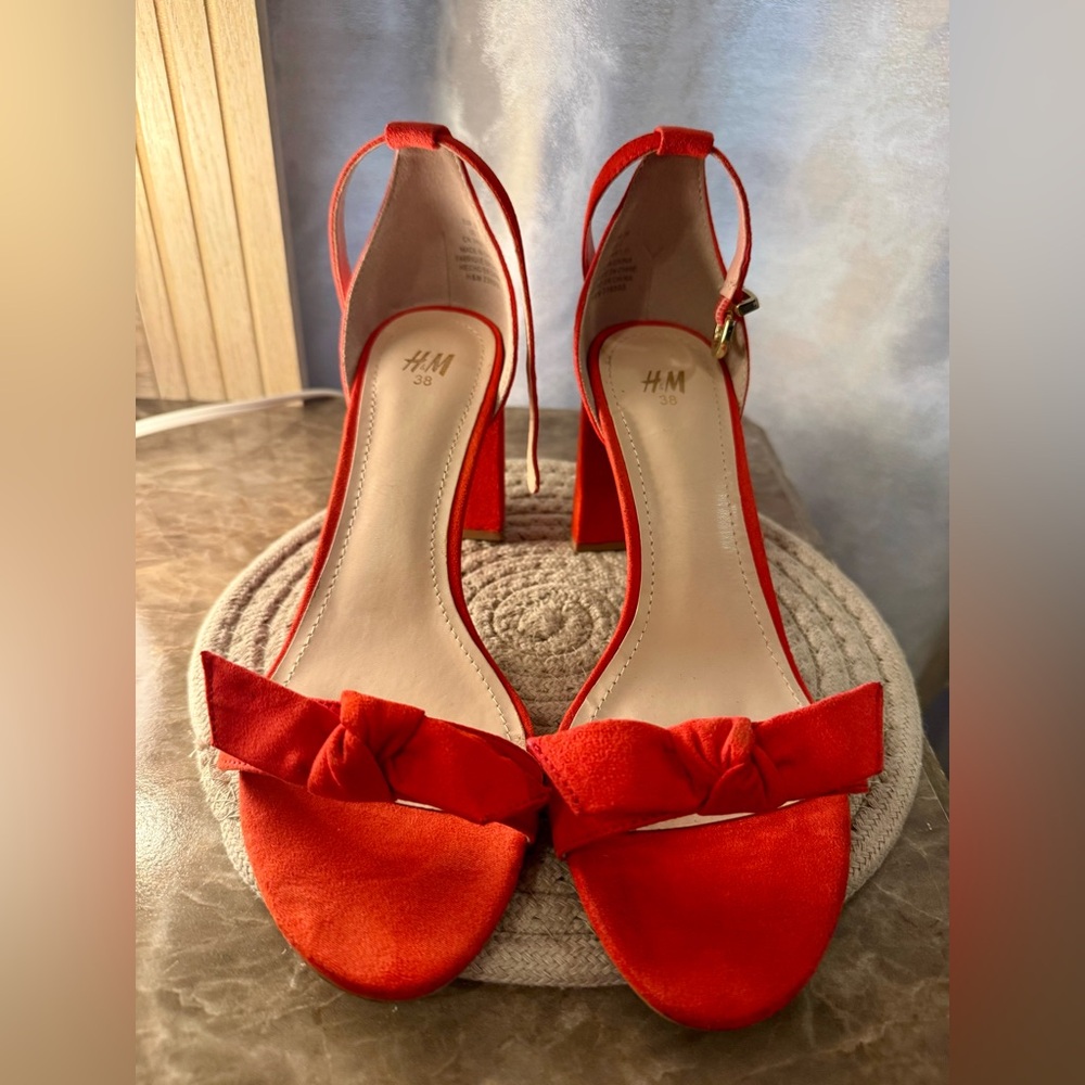 H&M Bold Burnt Orange Bow Heels